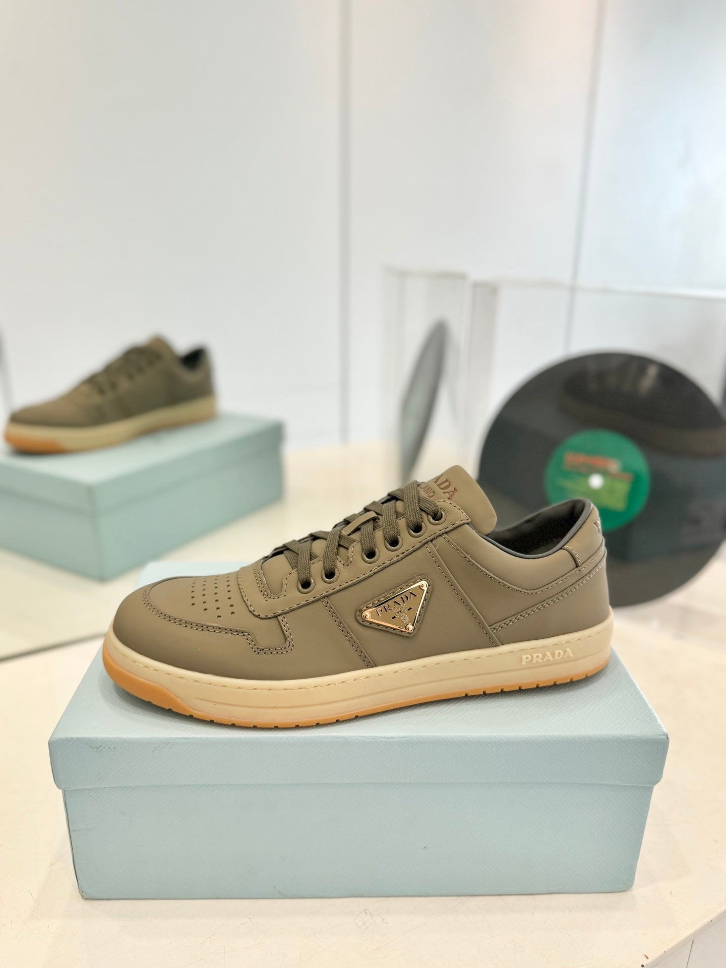 P-Sneakers