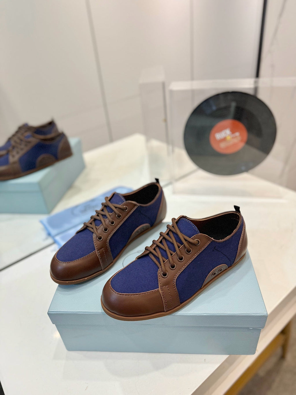 P-Sneakers