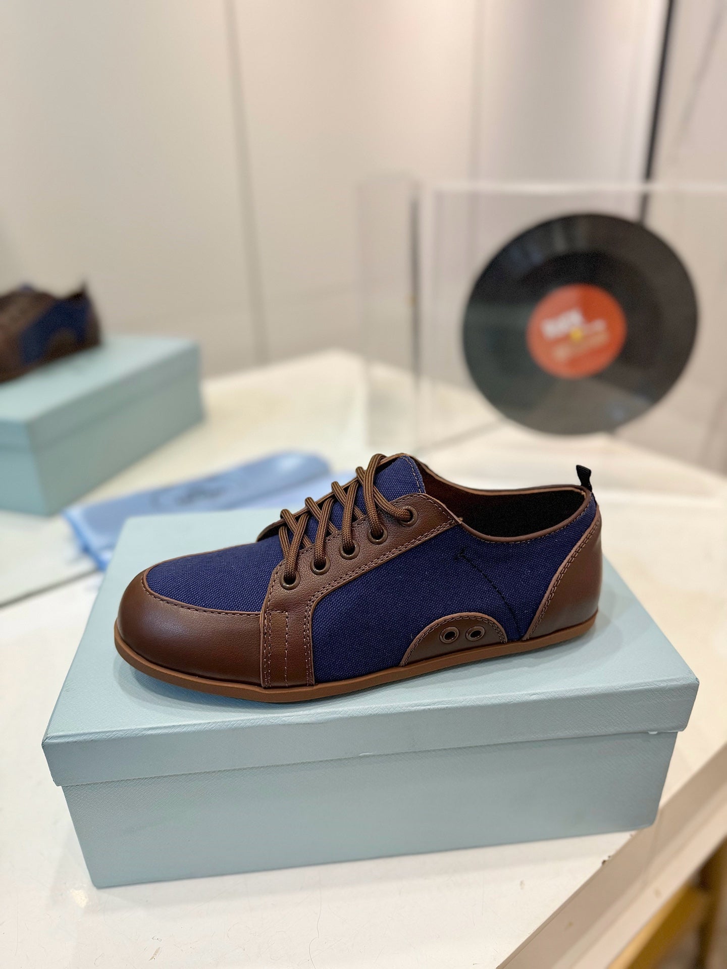 P-Sneakers
