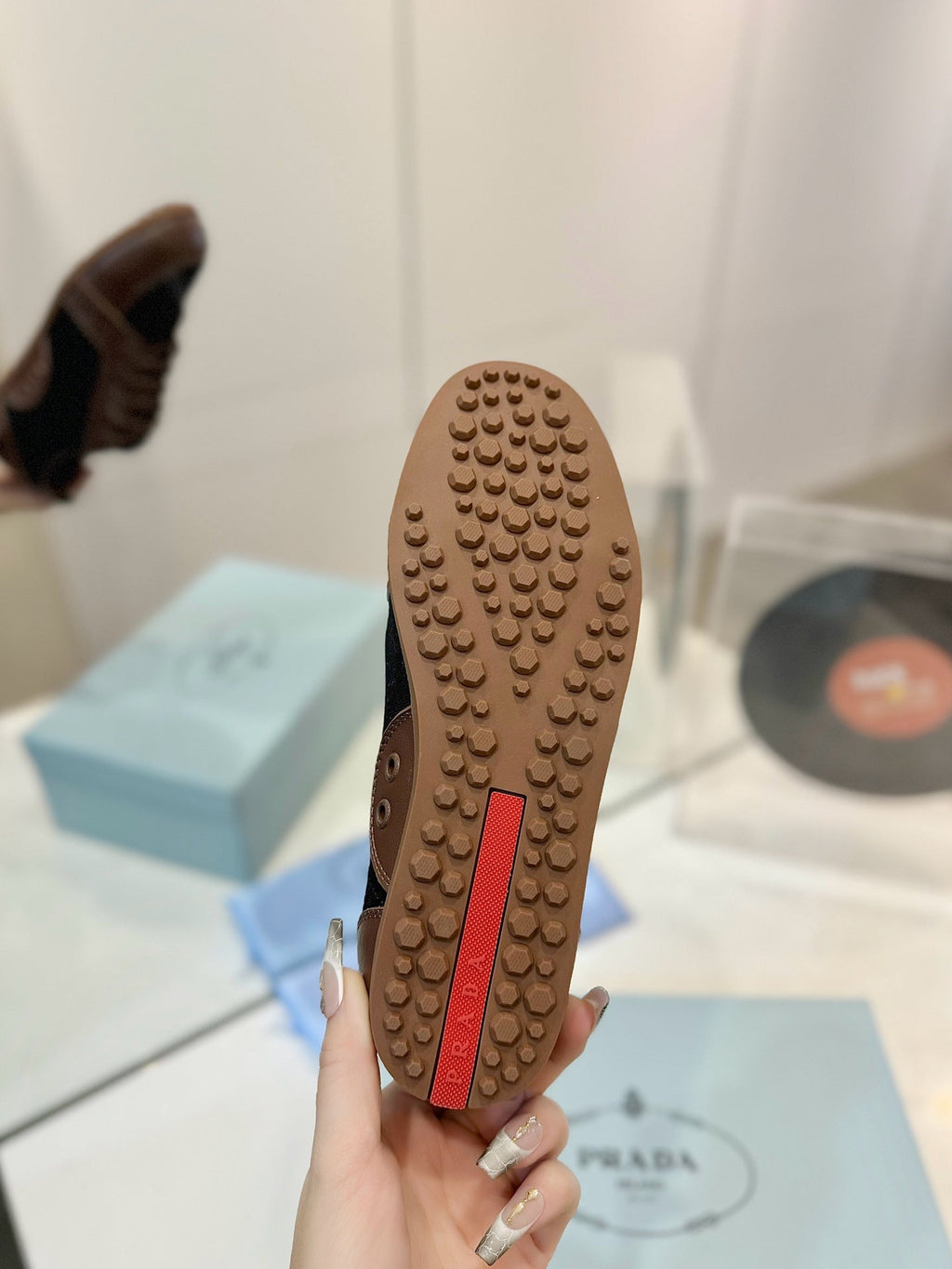 P-Sneakers