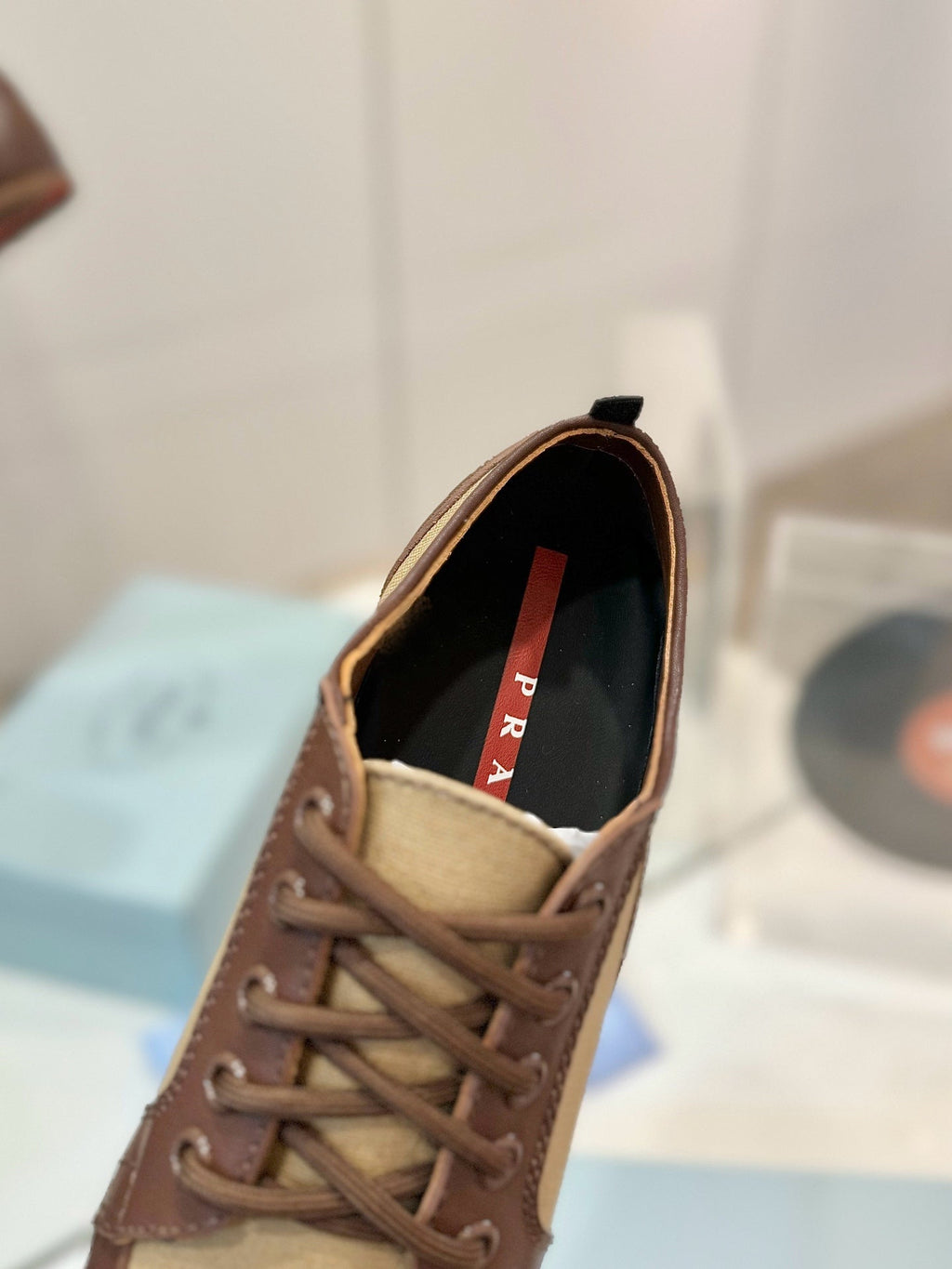 P-Sneakers