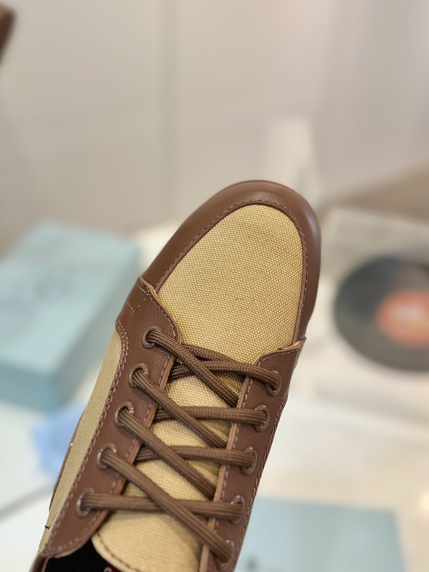 P-Sneakers