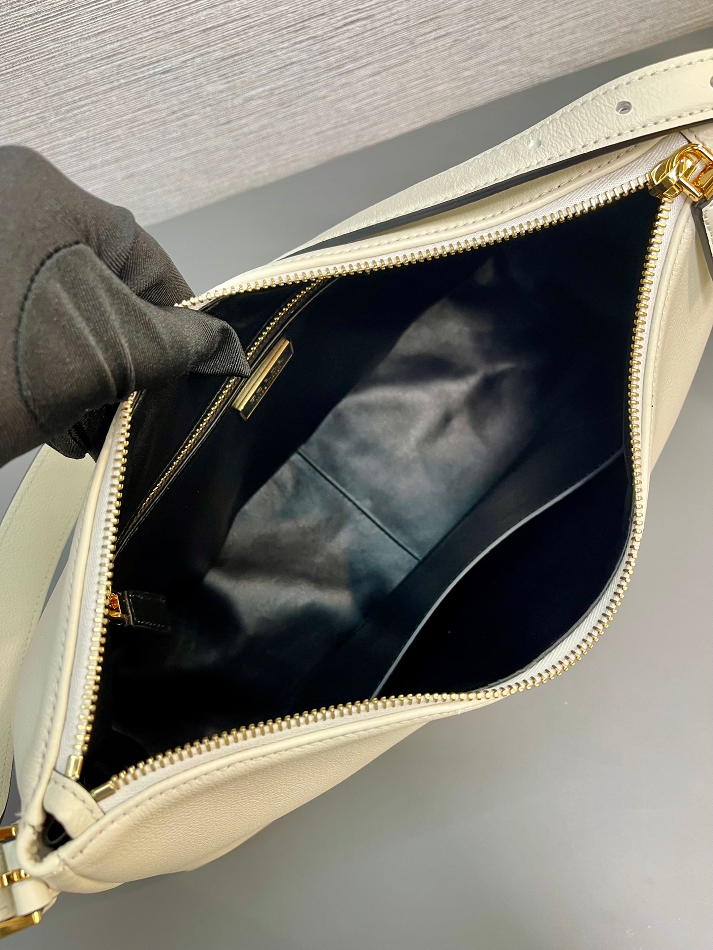P-Shoulder Bag