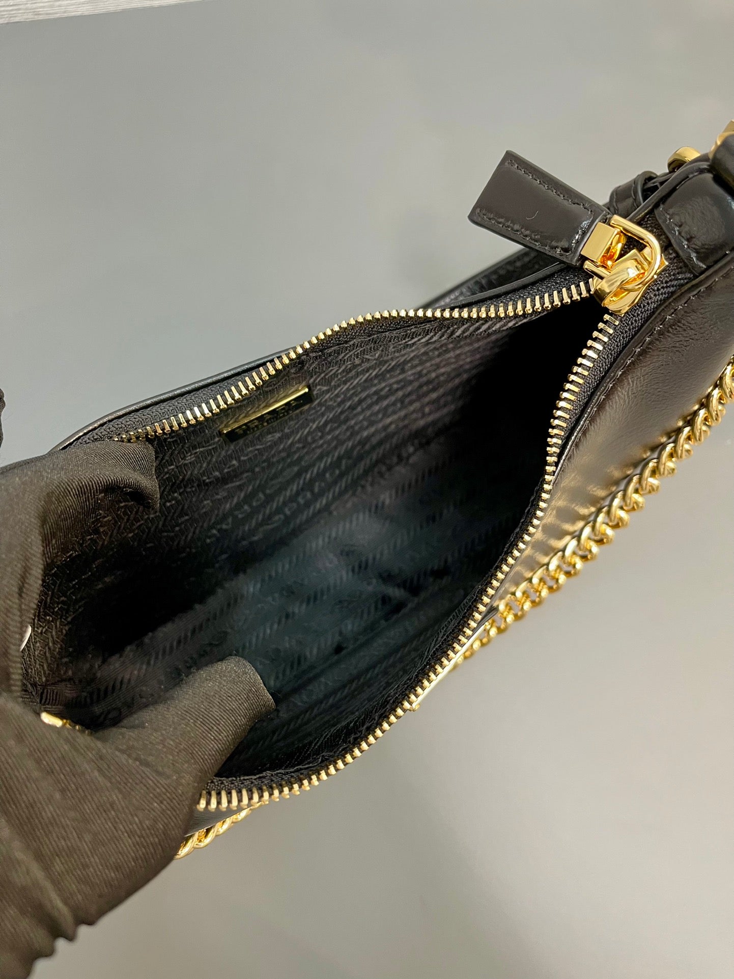 P-Shoulder Bag