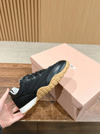 M-Sneakers