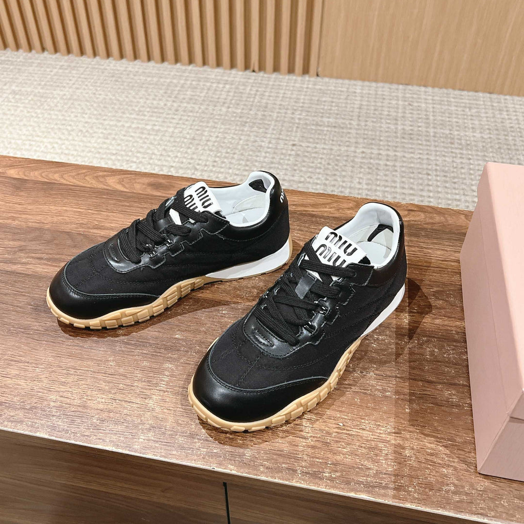 M-Sneakers