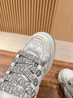 D-Sneakers
