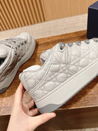 D-Sneakers