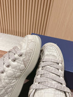 D-Sneakers