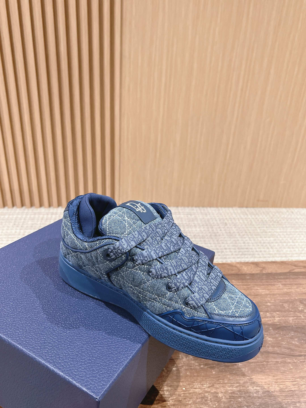 D-Sneakers
