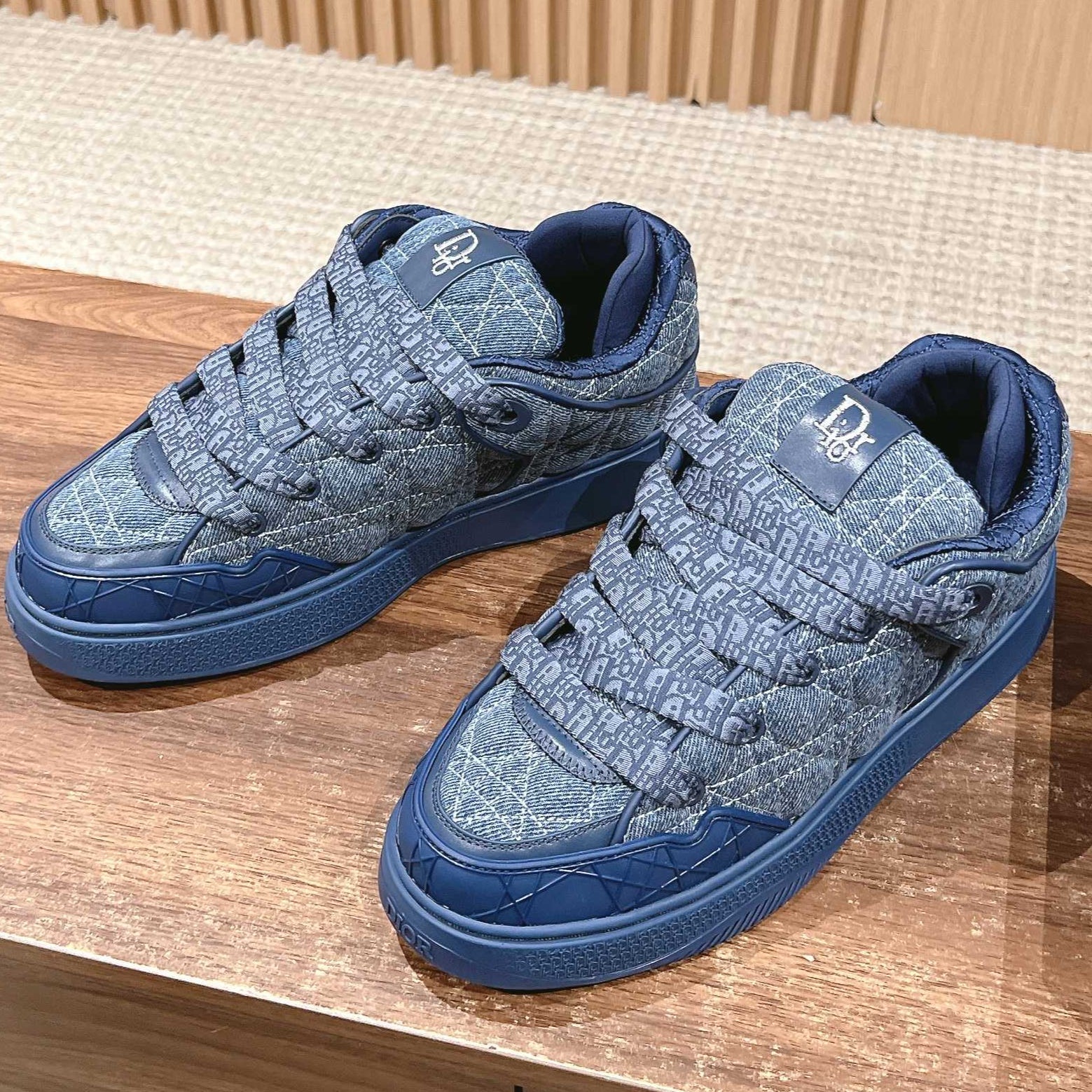D-Sneakers