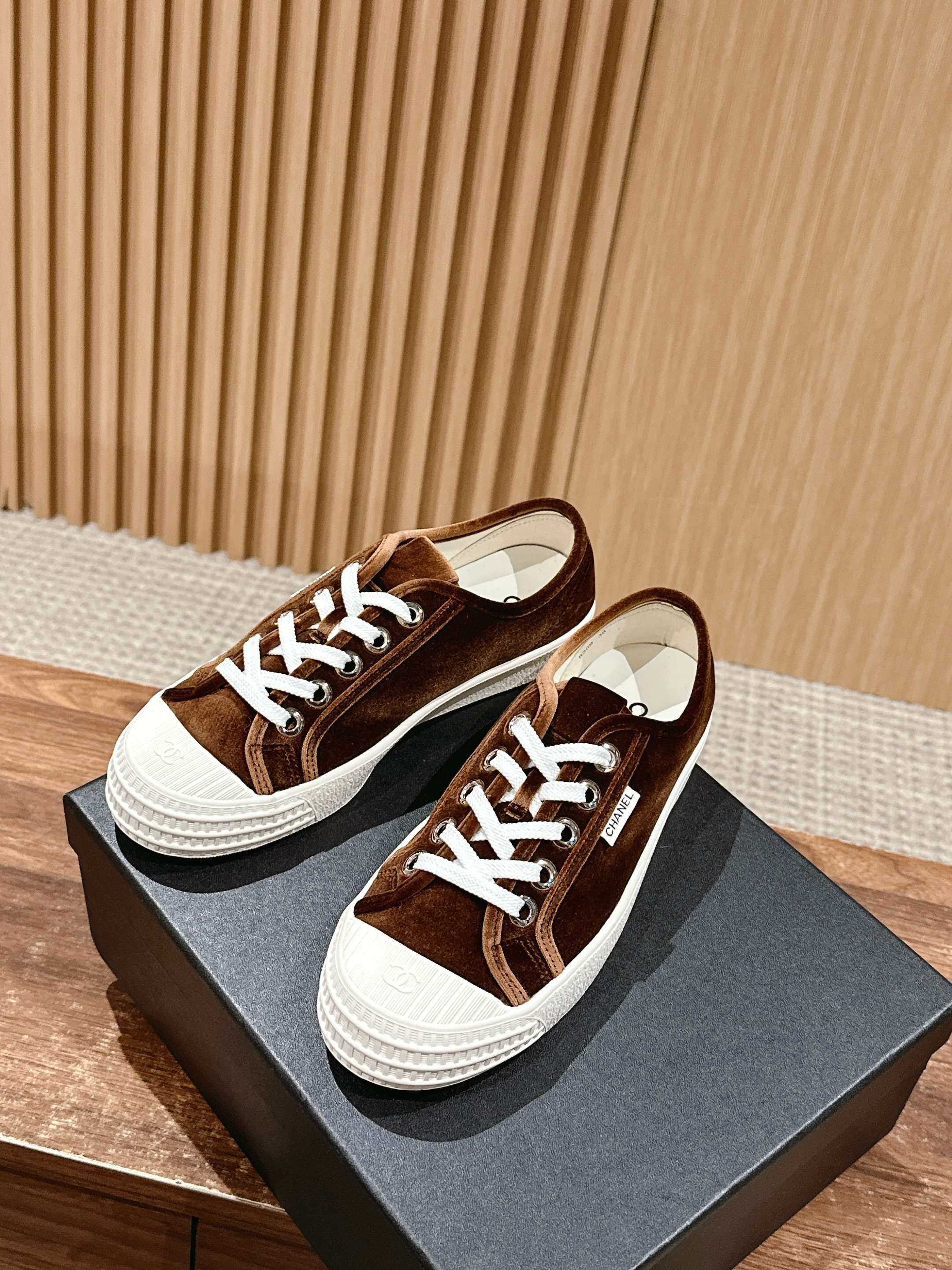C-Sneakers