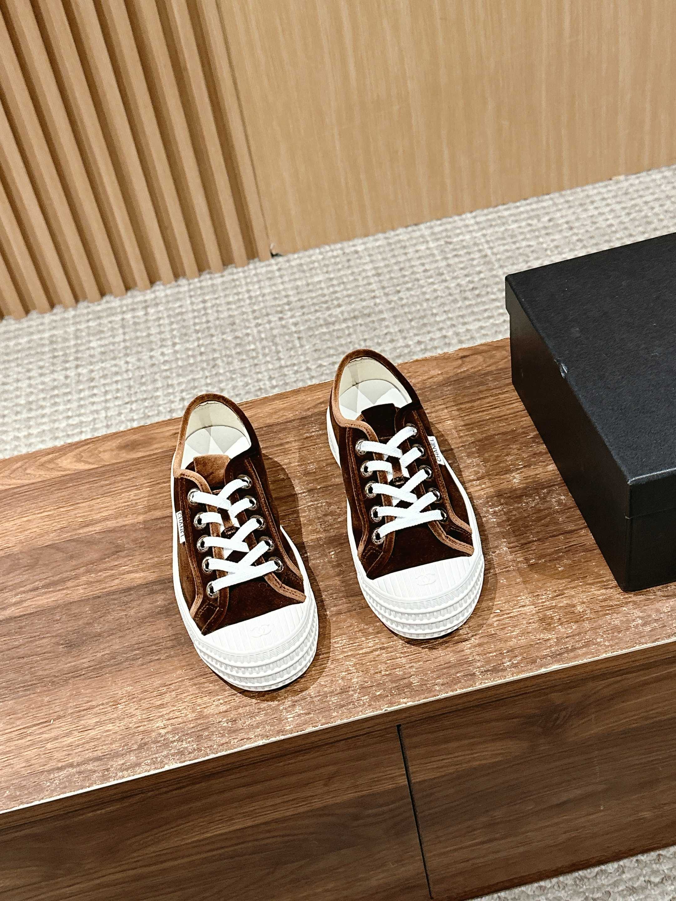 C-Sneakers