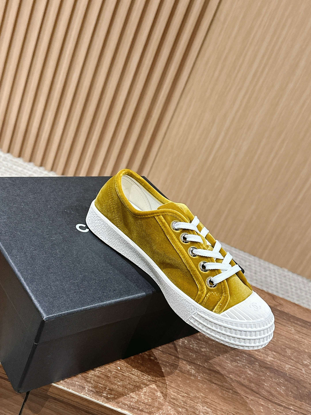 C-Sneakers