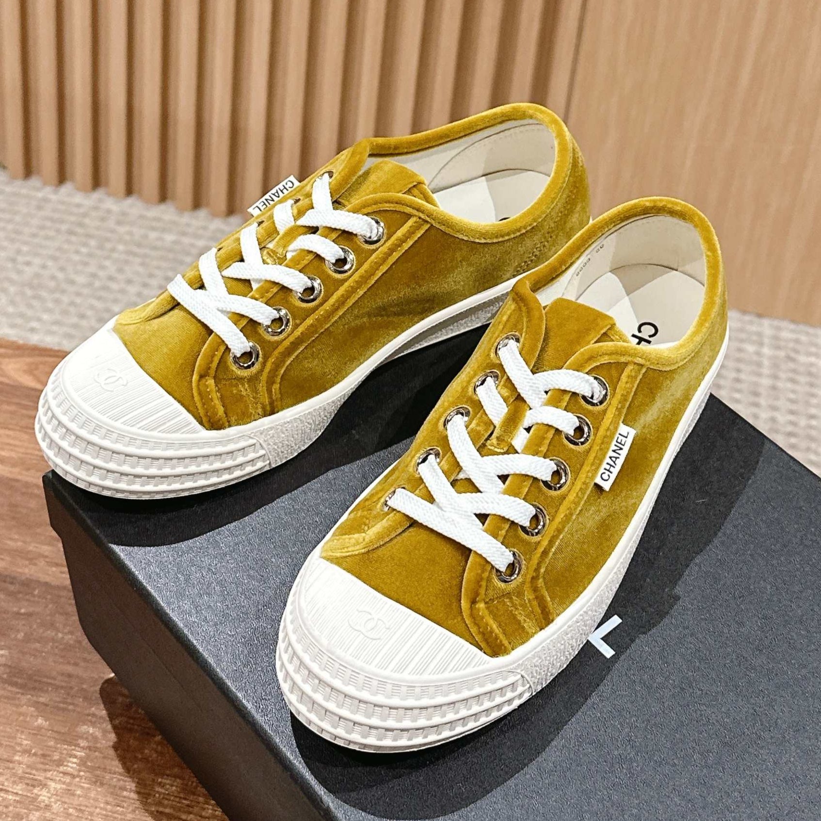 C-Sneakers