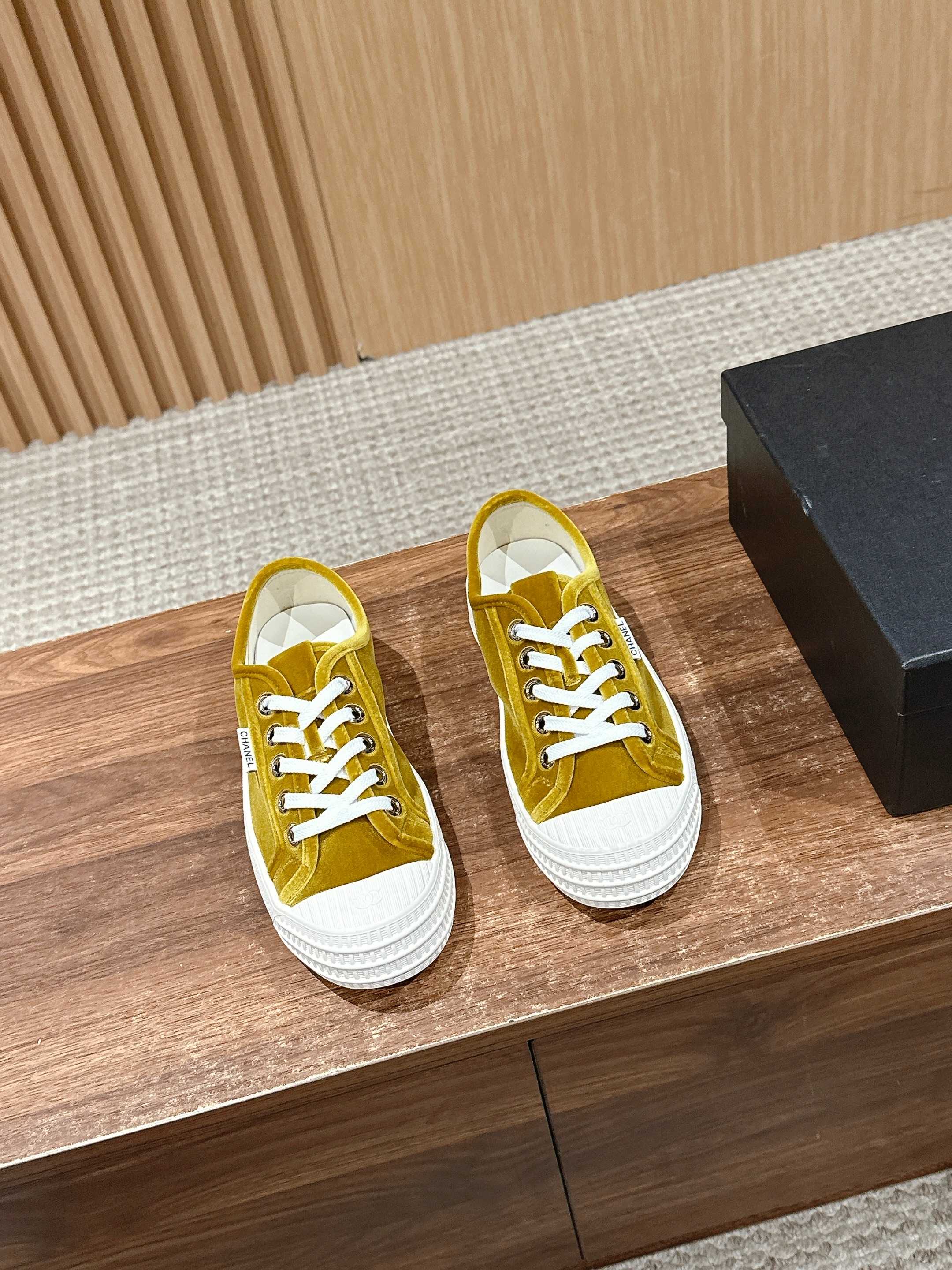 C-Sneakers