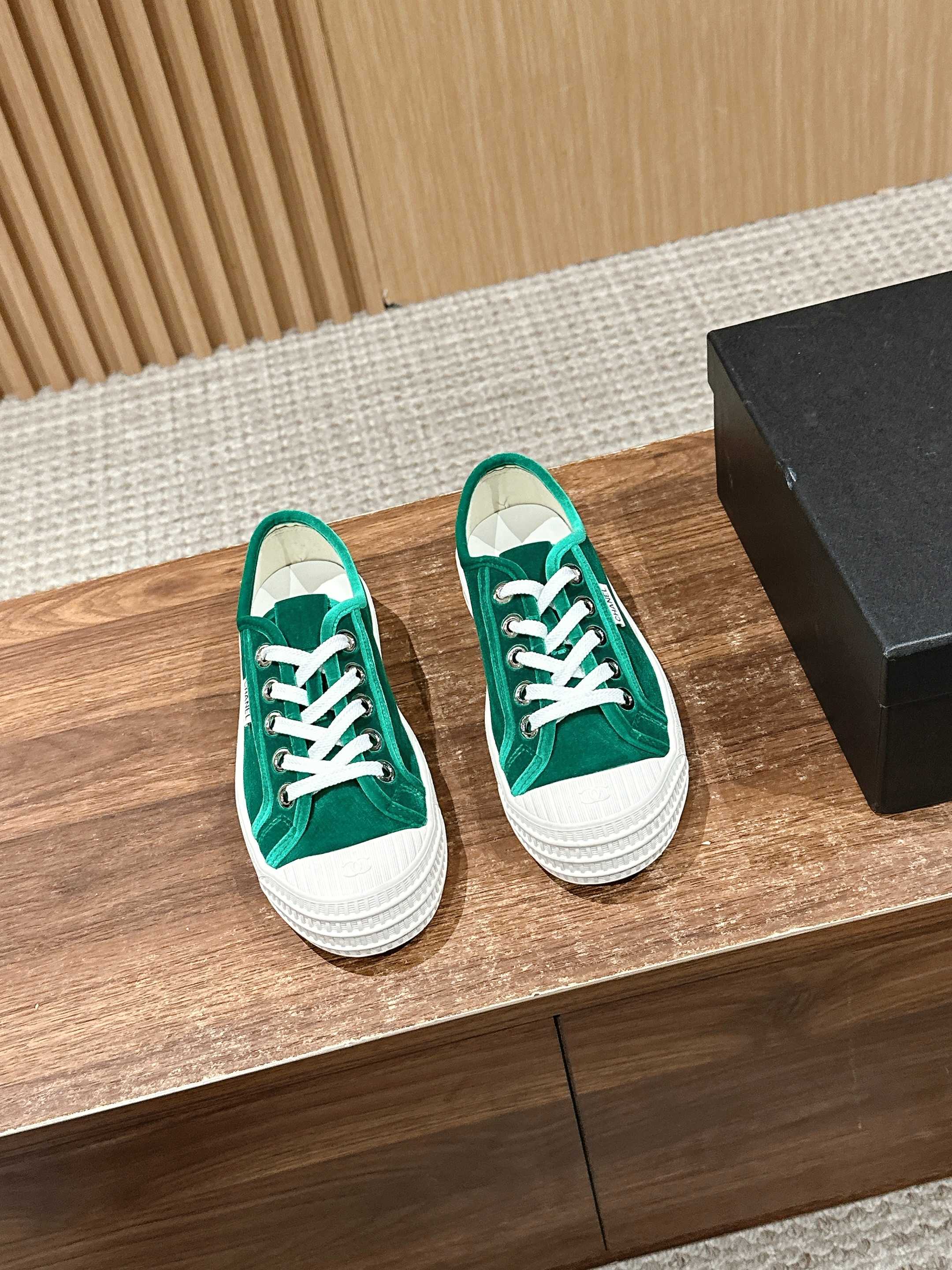 C-Sneakers