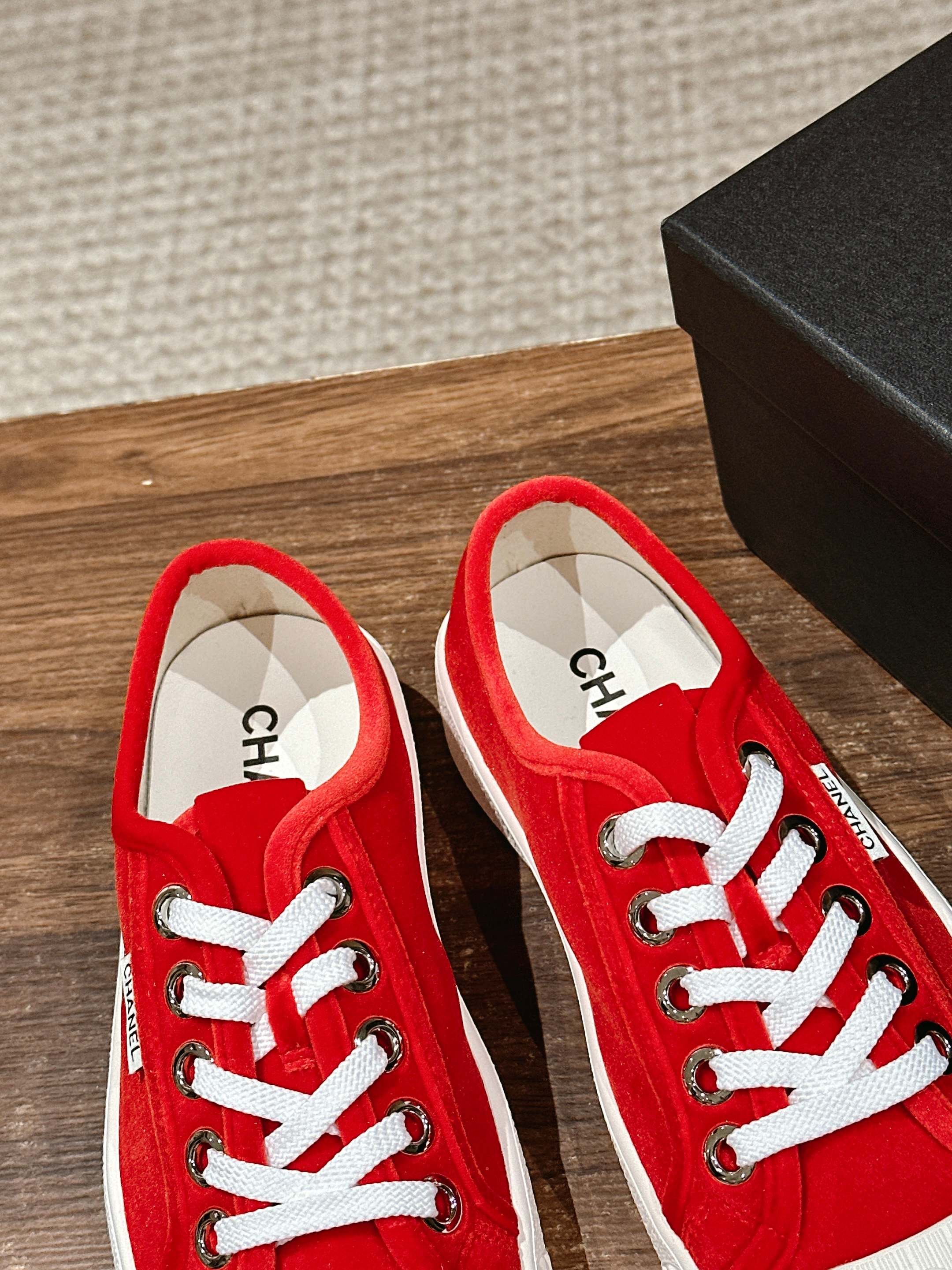 C-Sneakers