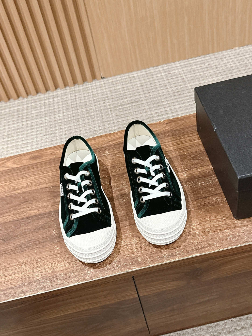 C-Sneakers