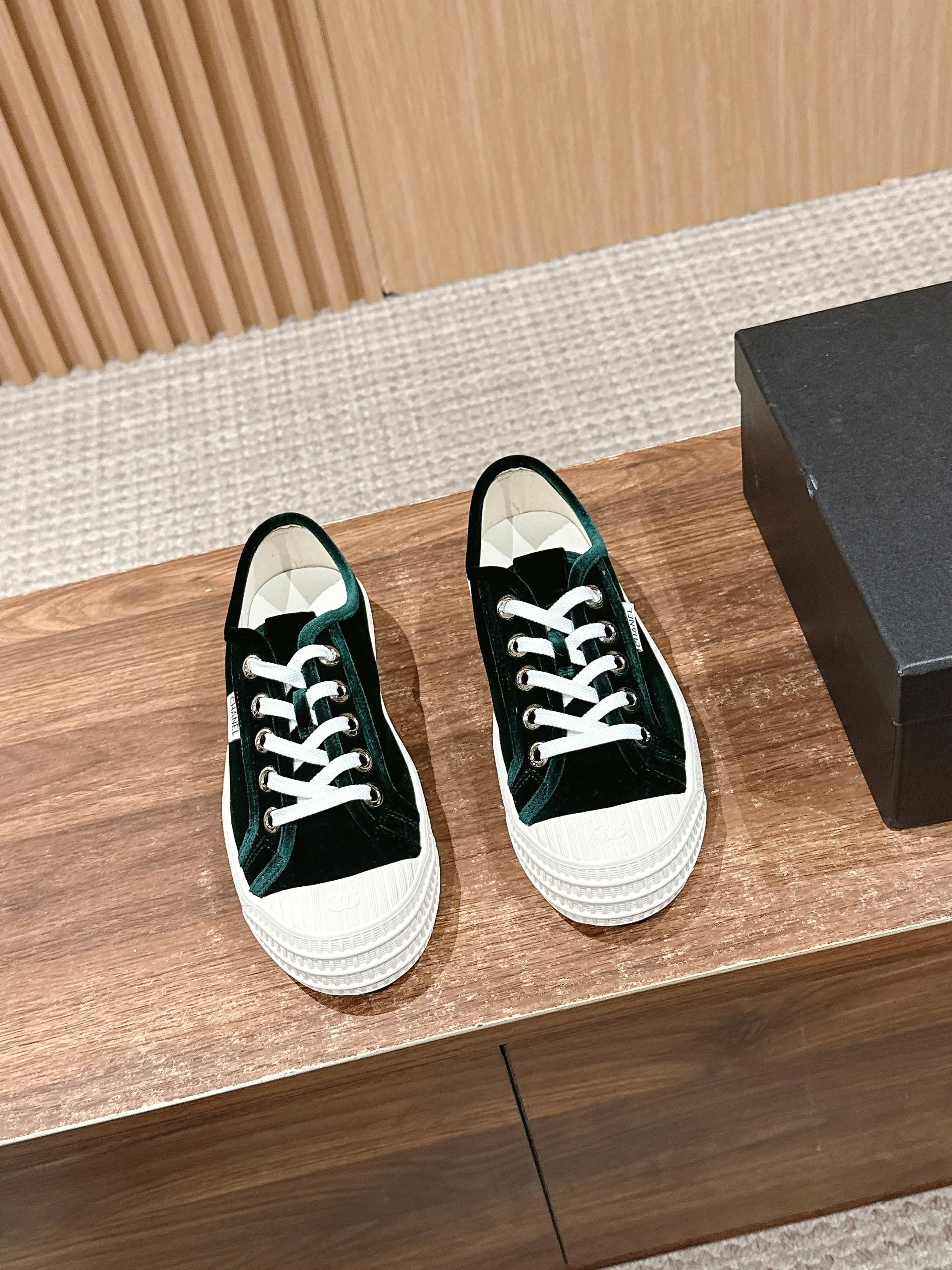 C-Sneakers