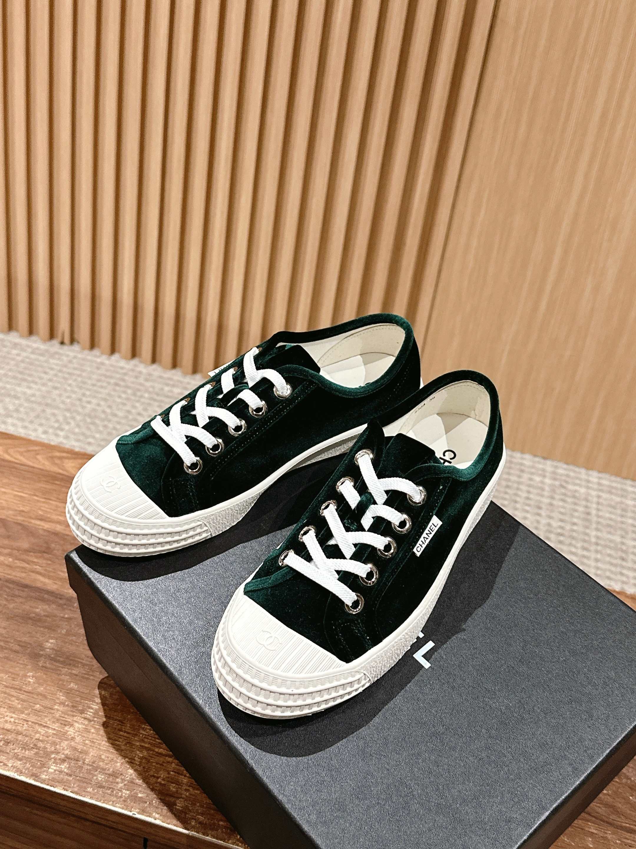 C-Sneakers