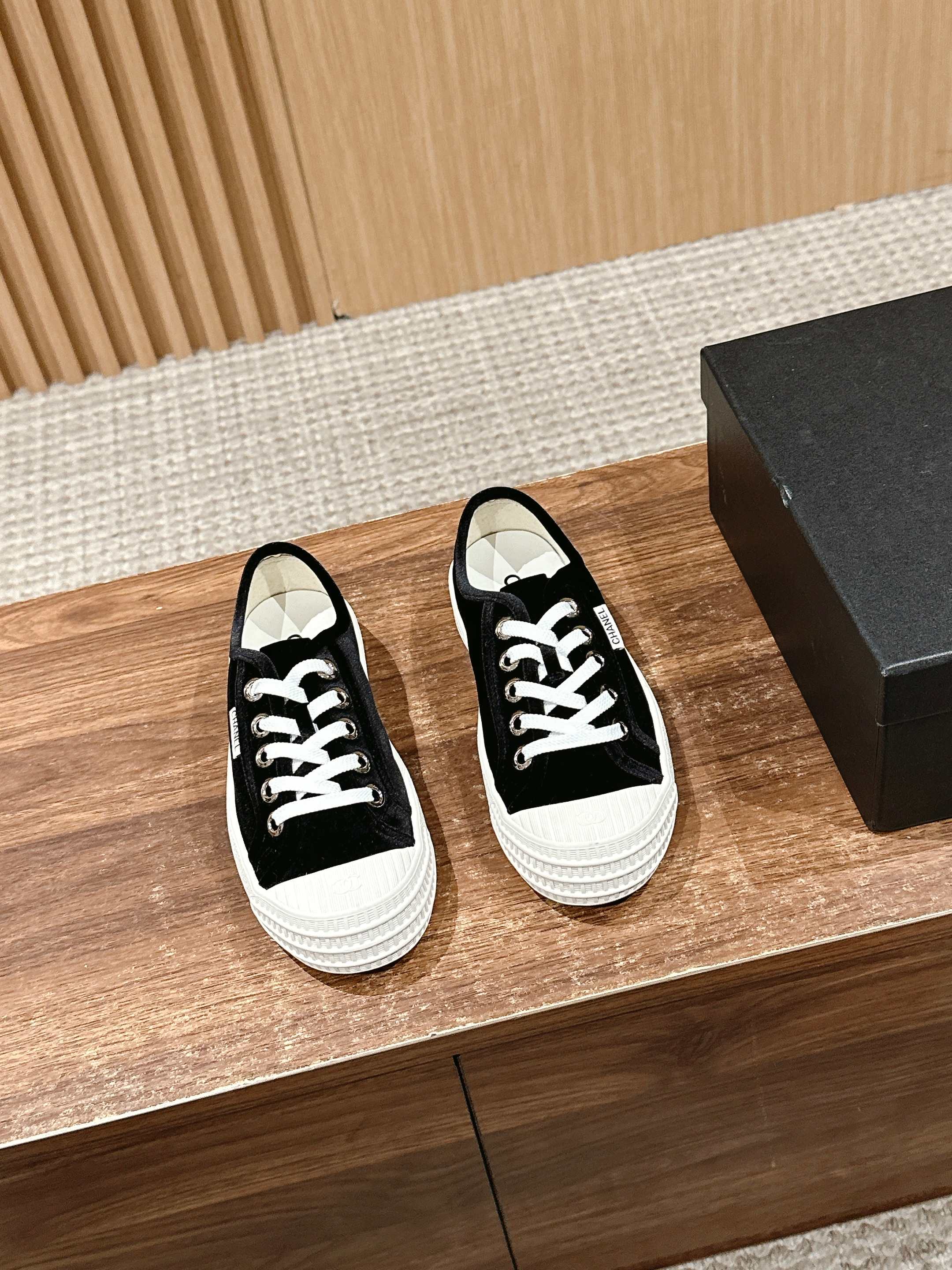 C-Sneakers