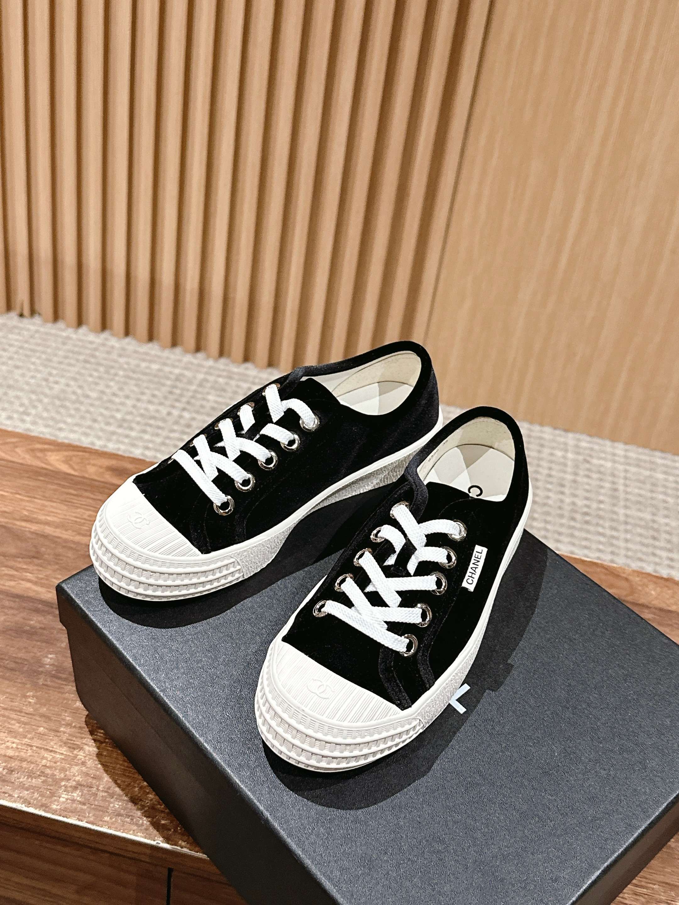 C-Sneakers