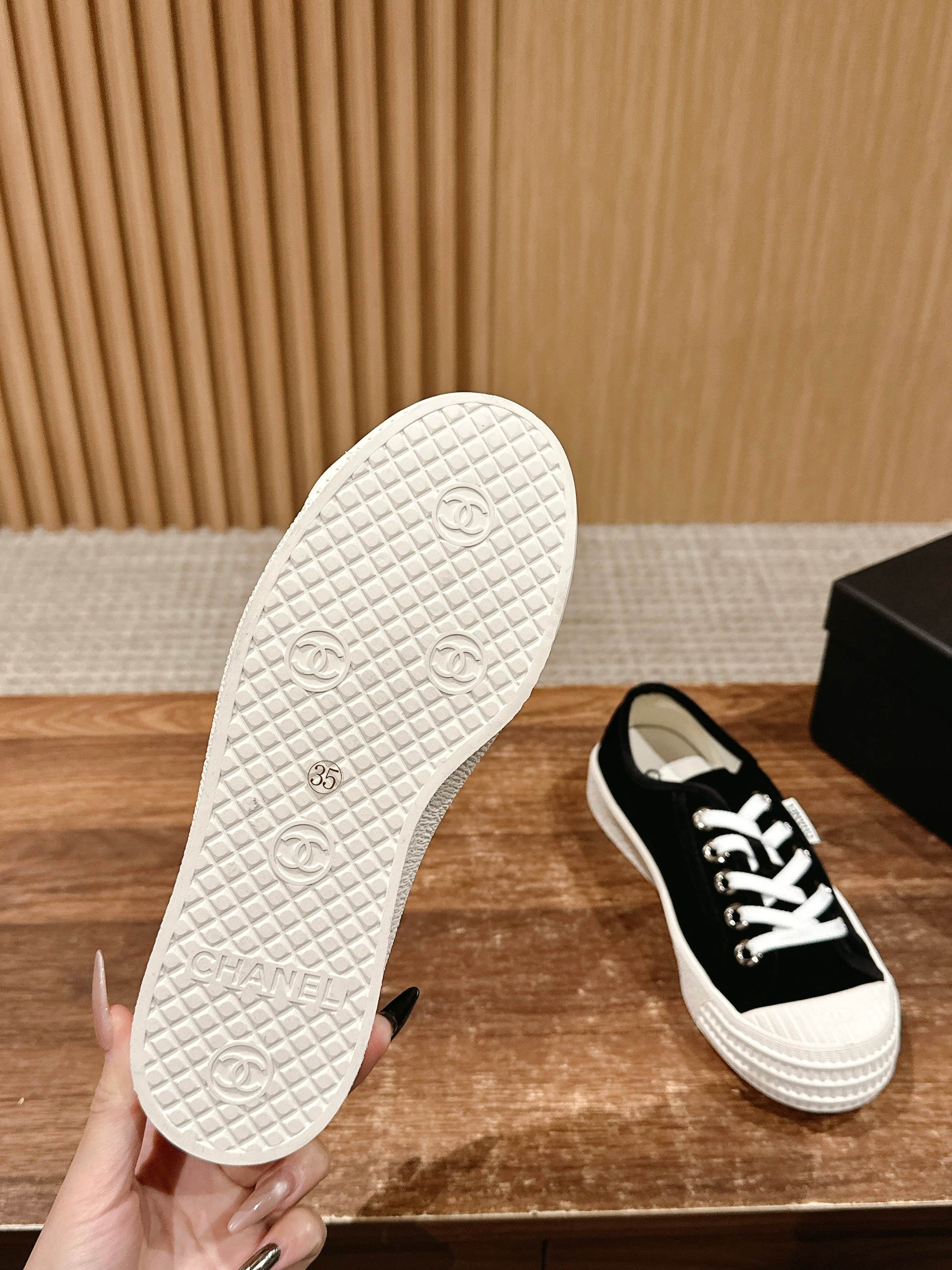 C-Sneakers