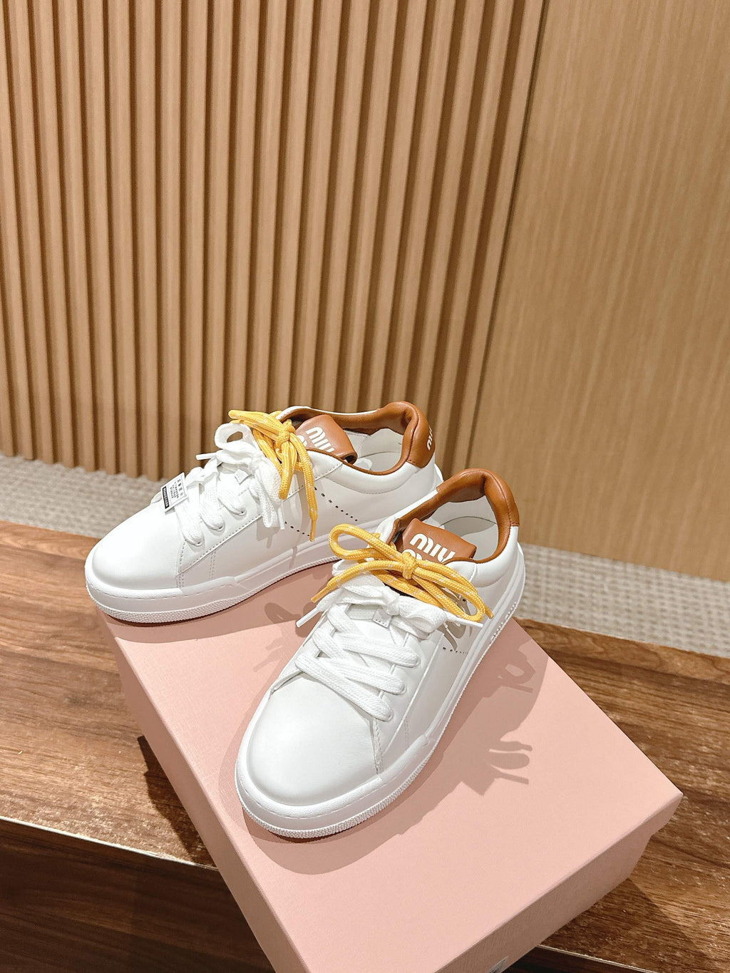 M-Sneakers