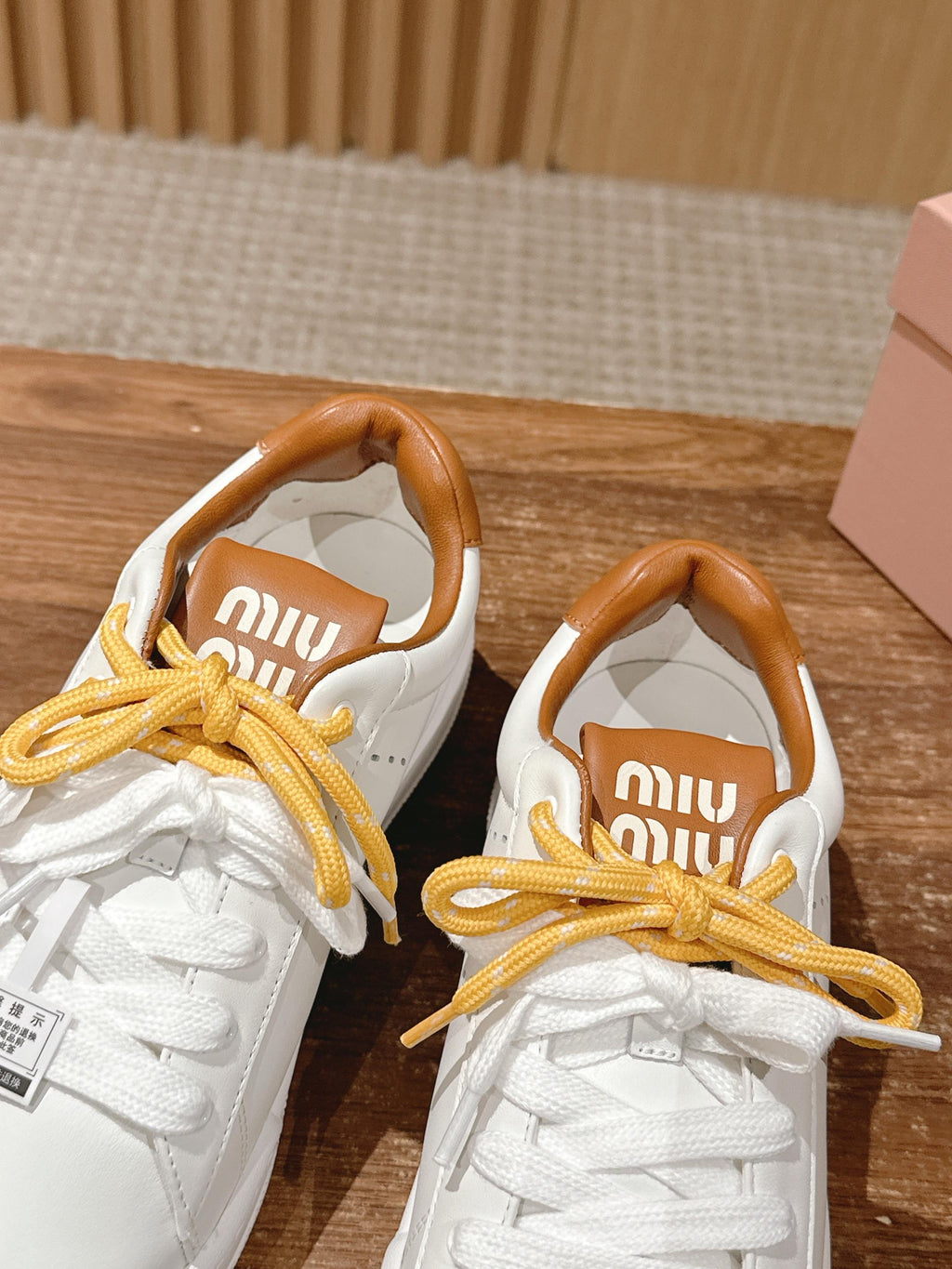 M-Sneakers