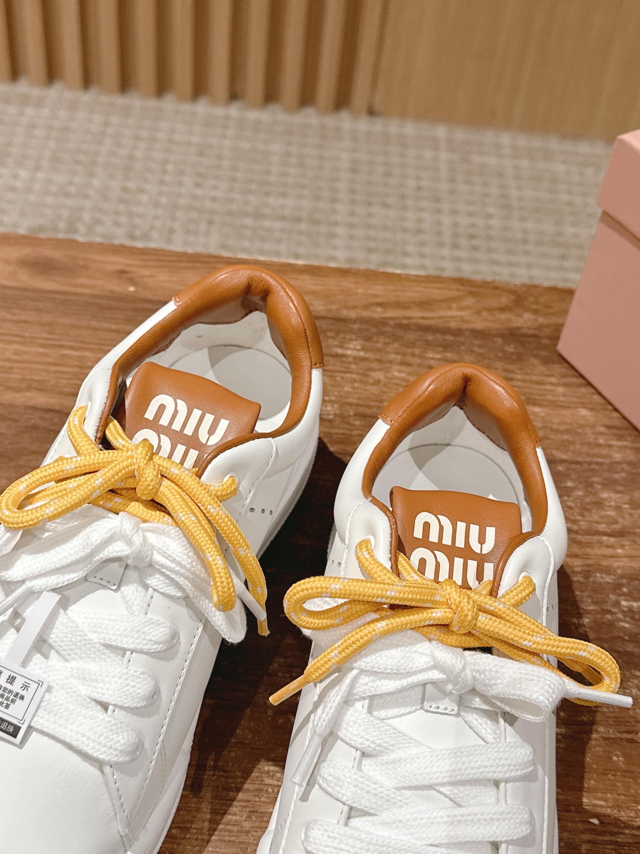 M-Sneakers
