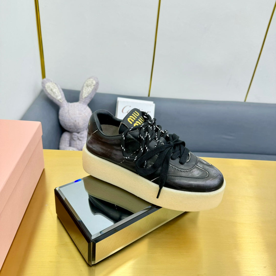 M-Sneakers