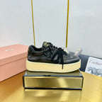 M-Sneakers