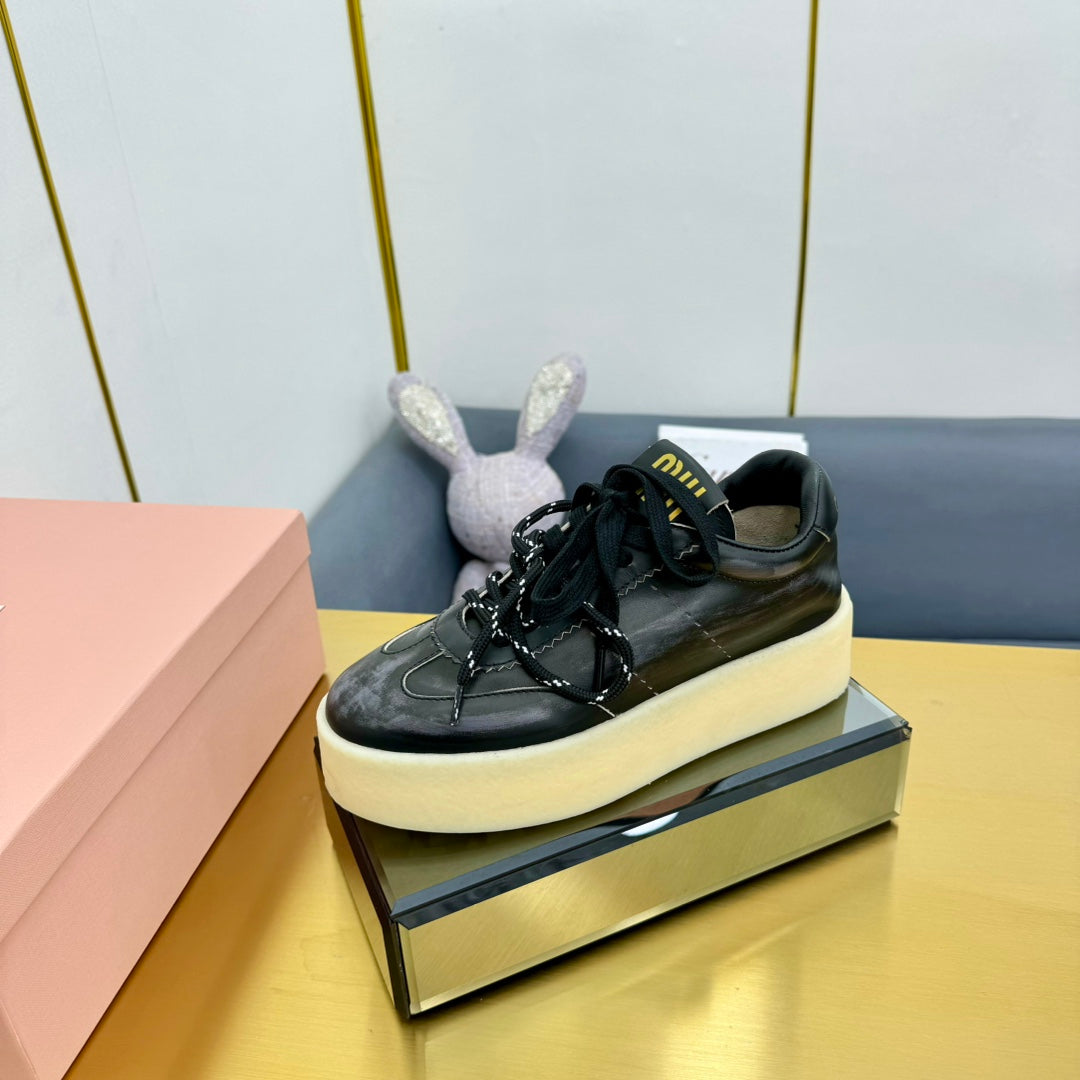 M-Sneakers