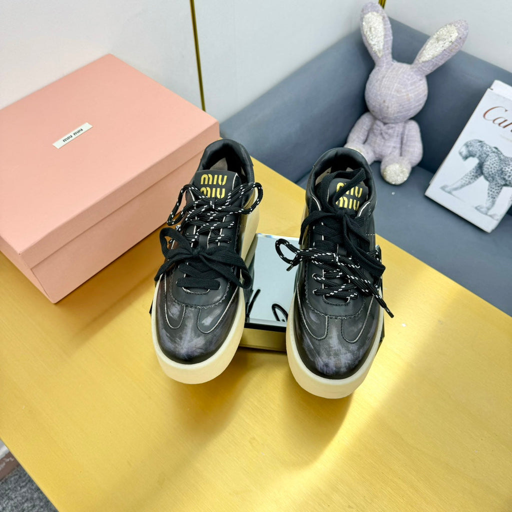 M-Sneakers