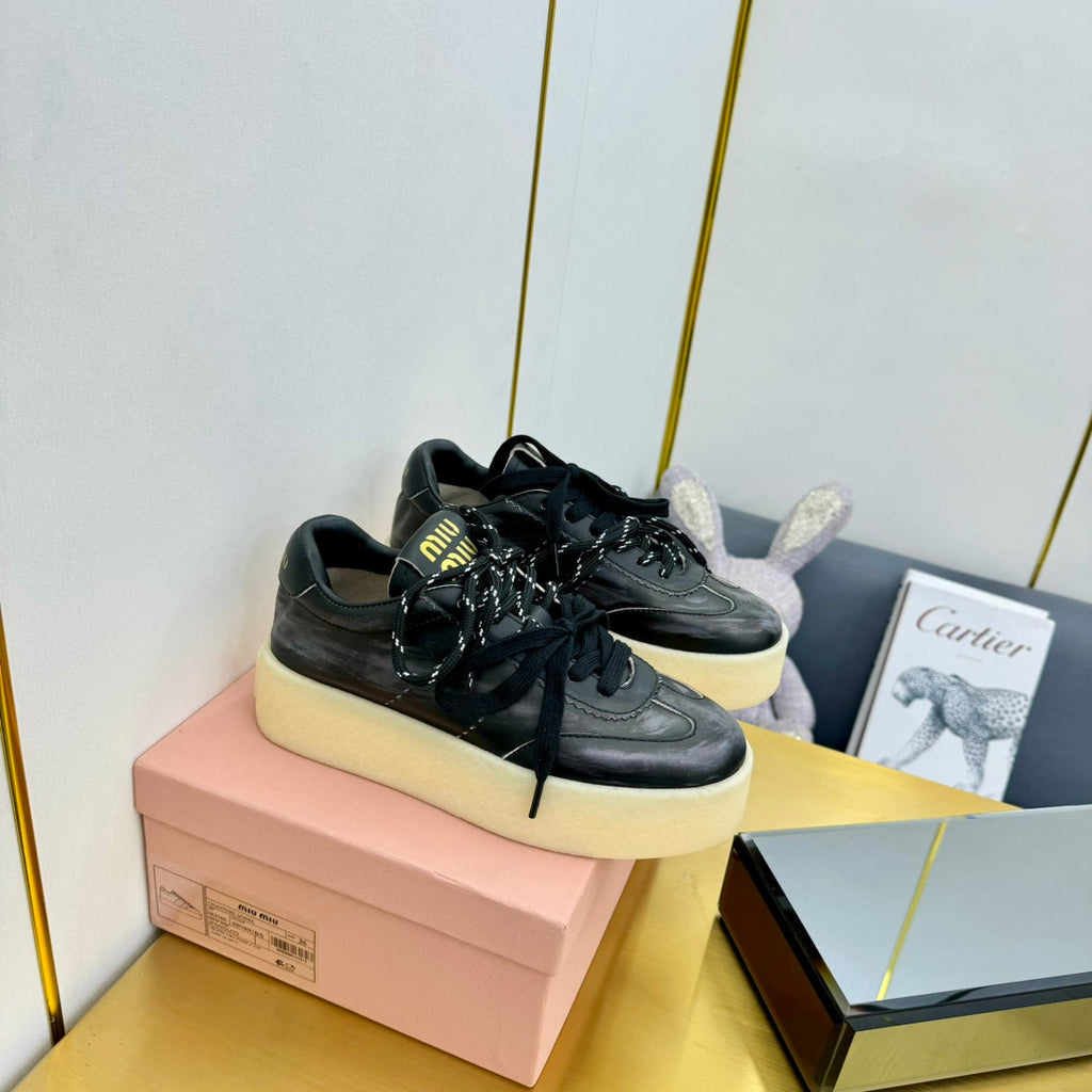 M-Sneakers