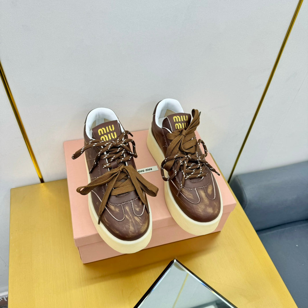 M-Sneakers