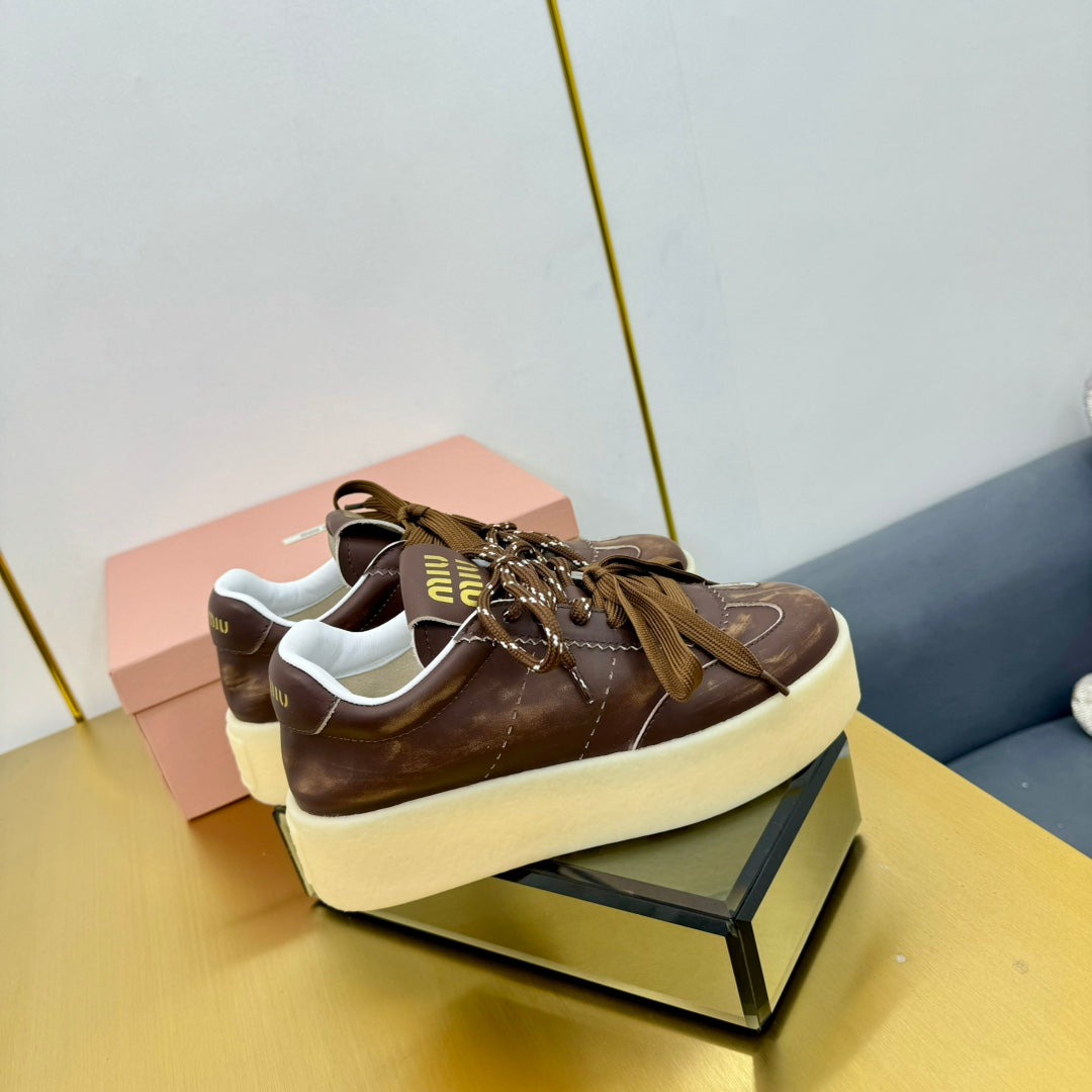 M-Sneakers