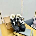 M-Sneakers