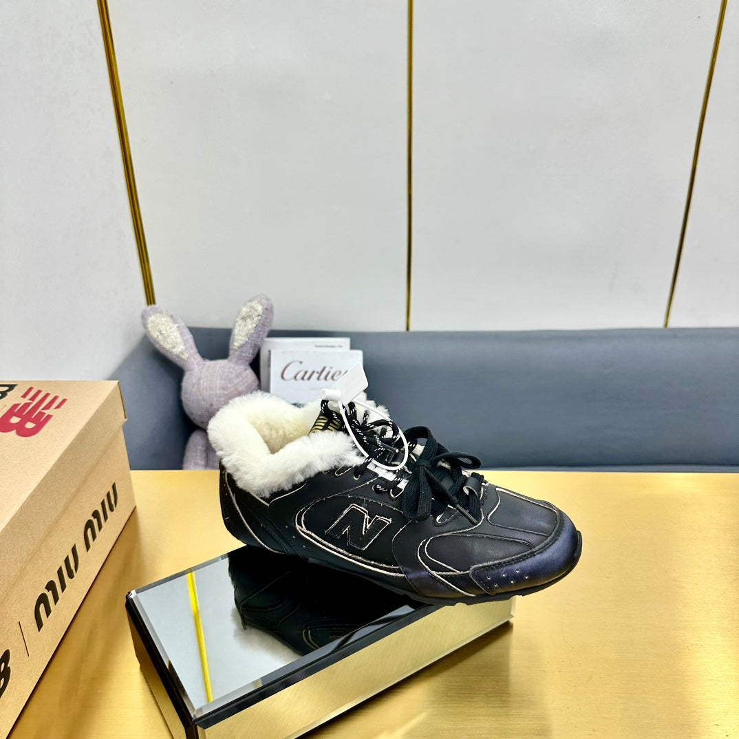 M-Sneakers