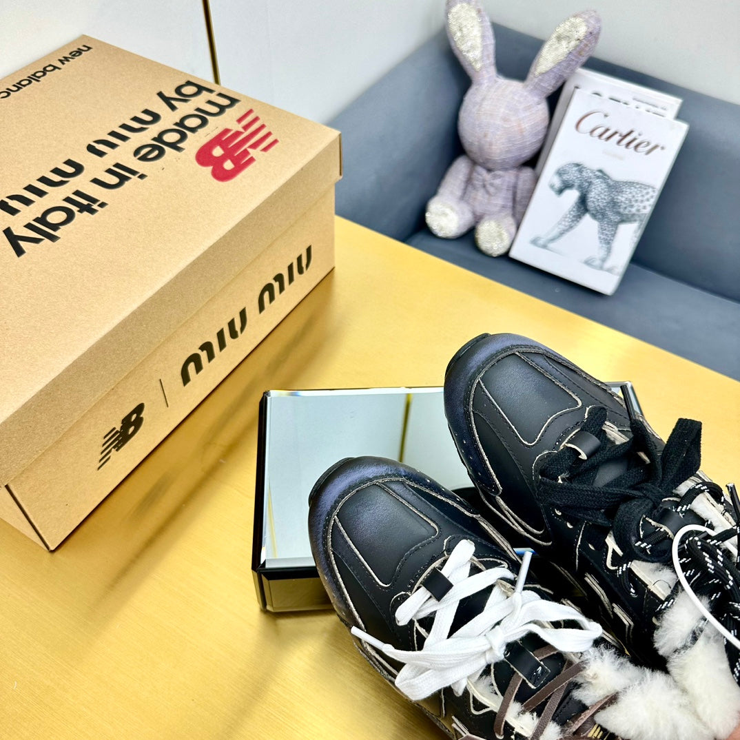 M-Sneakers