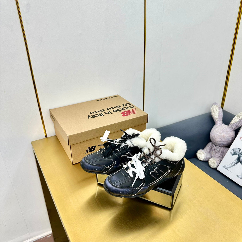 M-Sneakers