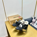 M-Sneakers