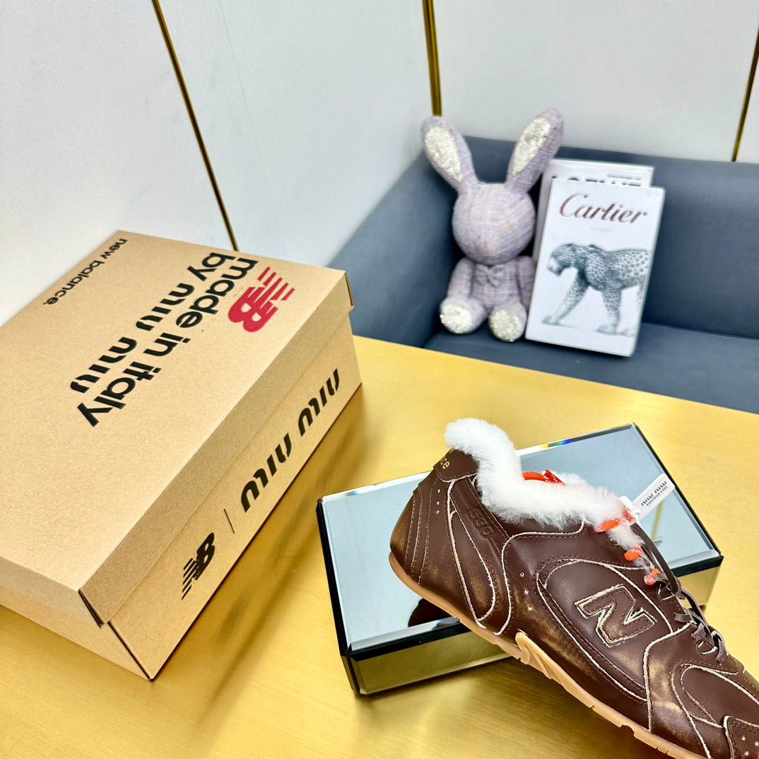 M-Sneakers