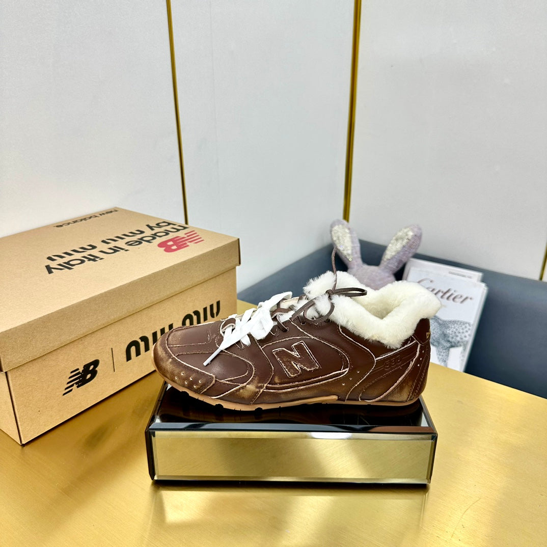 M-Sneakers