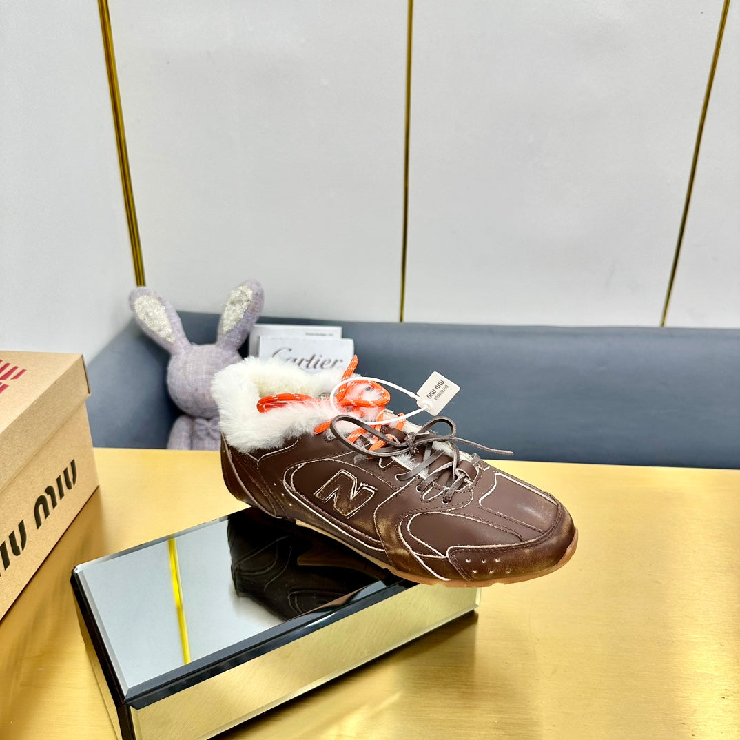 M-Sneakers