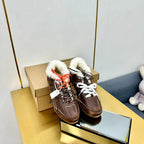 M-Sneakers