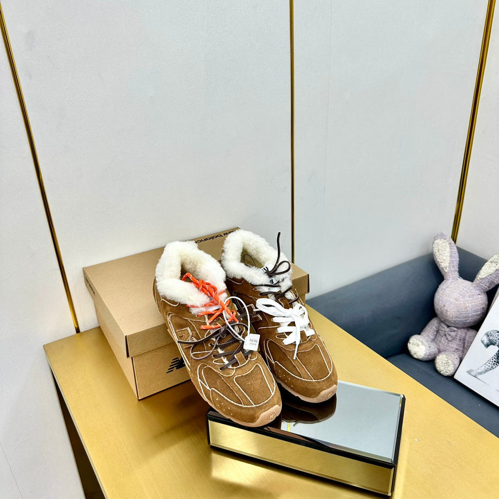 M-Sneakers