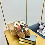 M-Sneakers