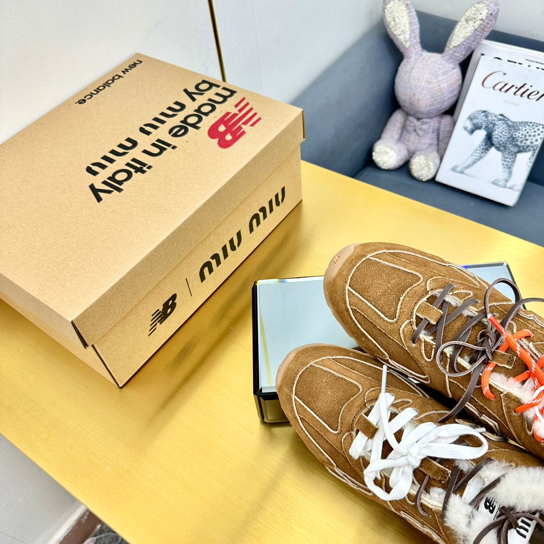 M-Sneakers
